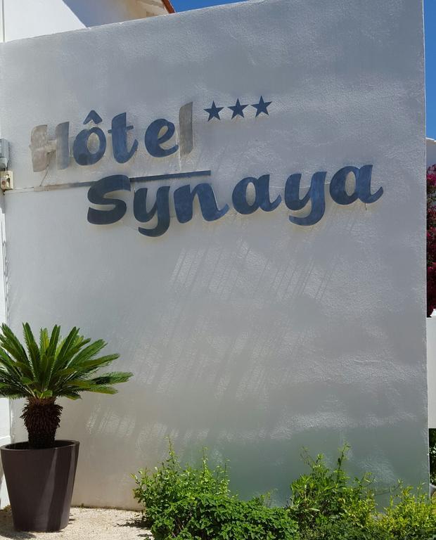 ホテル Le Synaya サナリー・シュル・メール エクステリア 写真